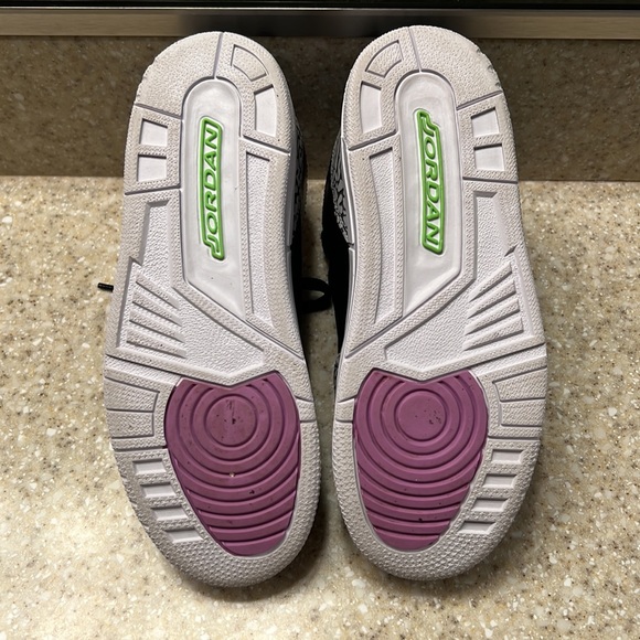 Little Kid's Jordan 3 Retro SE Black/White-Electric Green Size 3y. - Picture 5 of 5